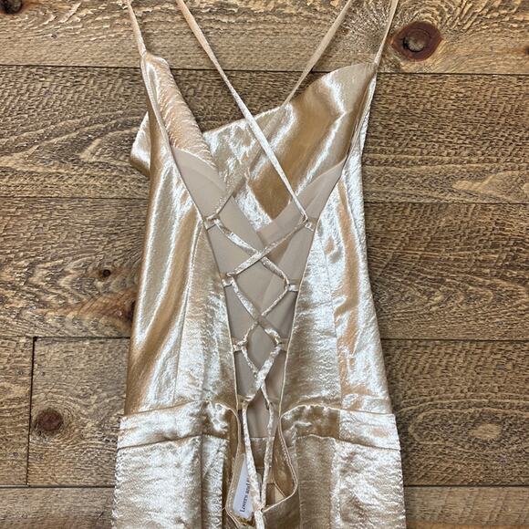 Lovers And Friends Revolve Britt Jumpsuit Champagne Lace Up Size Small NWT - Picture 6 of 10